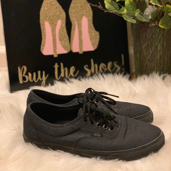 Going for a walk 👟 - Picture 4 of 4